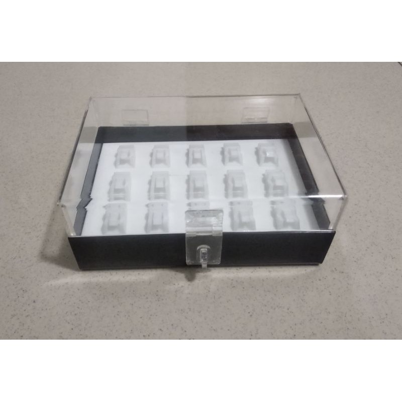 kotak cincin acrylic/tempat koleksi batu permata/ accessories/kotak pajangan