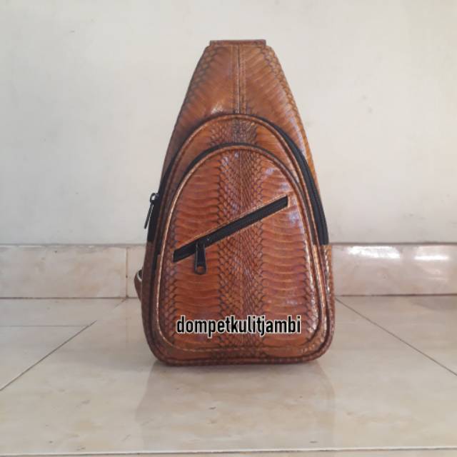 tas slempang kulit ular phyton asli
