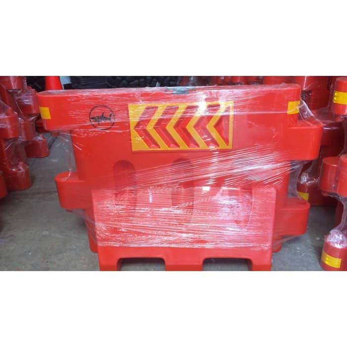 

Road Barrier Shark Pembatas Jalan