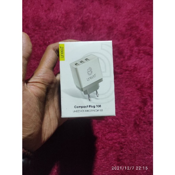 Uneed Compact Plug 108 Uneed Charger UCH108 3 slot