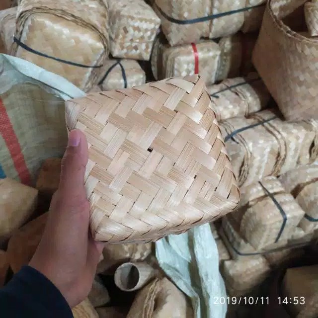 Sepasang Besek 20x10 Besek Unik Besek Warna Warni Besek Murah Besek Jogja Besek Bolu Besek Jogja