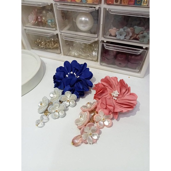 flow velvet brooch - bros juntai - bros bunga mawar