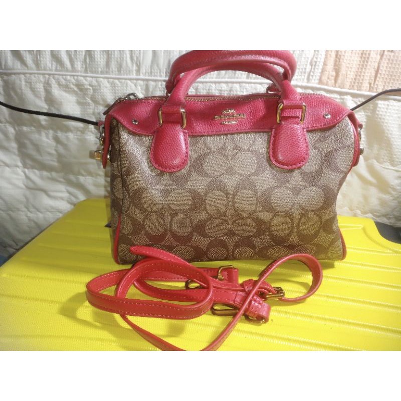 Tas wanita Speedy COACH merah preloved