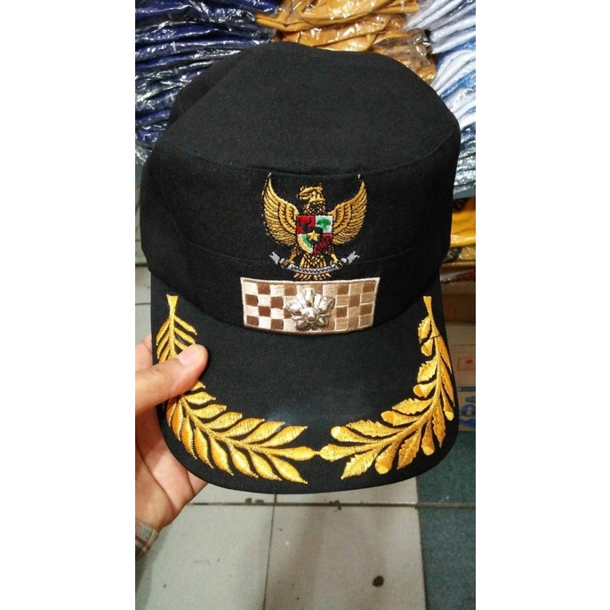topi komando LURAH