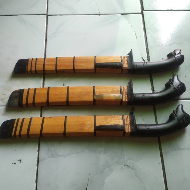 BEDOG PISAU BESAR KERJA PANGLESERAN 30CM.