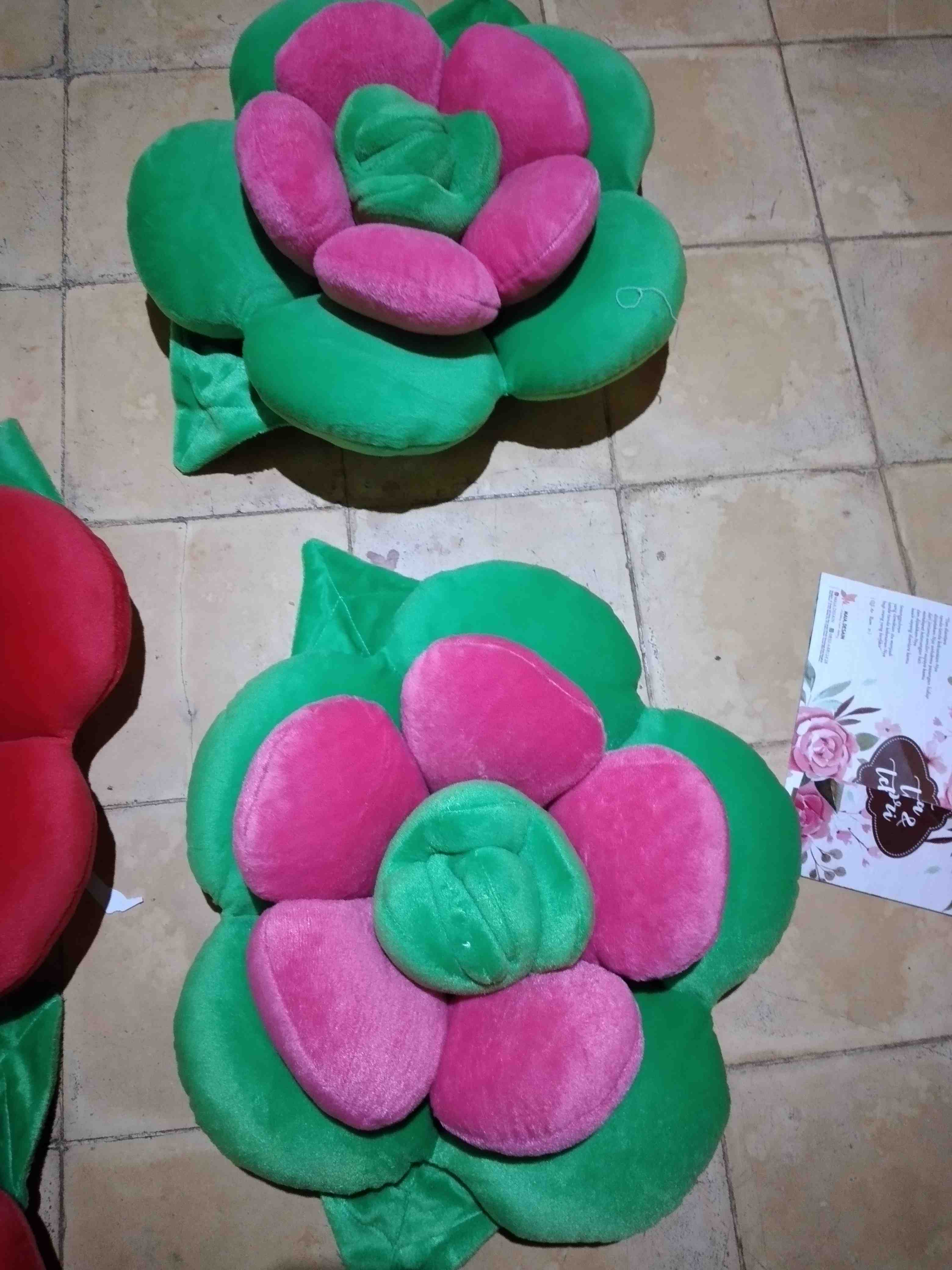 Bantal Mawar
