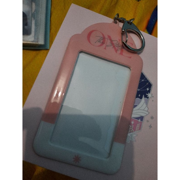 Keyring IZONE OTS (BOOKED)