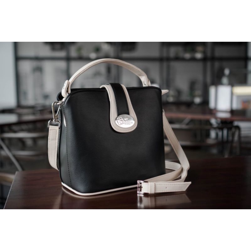 Fiona Bag produk baru dari My Qeena