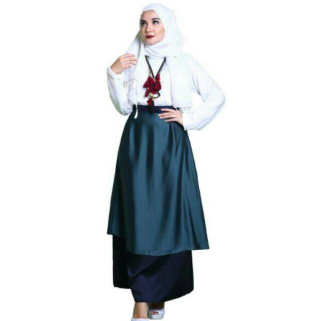 Jasmine Skirt Zaskia Sungkar - Rok Wanita Sateen 2 Lapis Warna Navy Blue & Hitam Size S