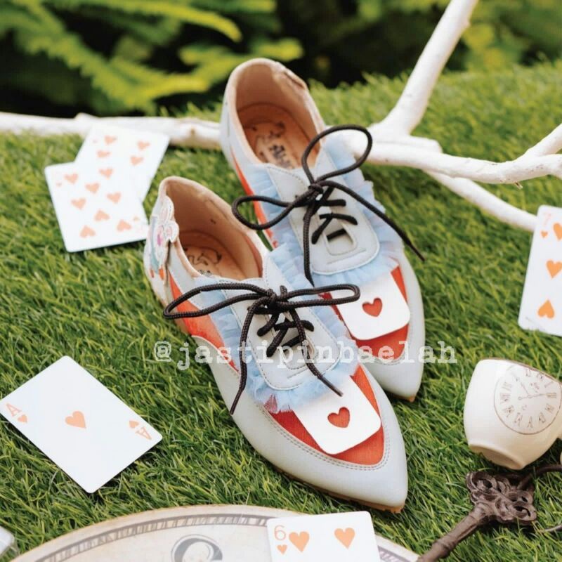 [READY] Ittaherl X Alice in Wonderland White Rabbit Pointy Sneakers Sky sz 38 39 40 41