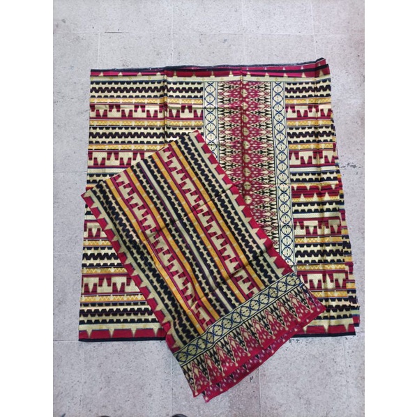 SETELAN SARUNG DAN SELENDANG KAIN TAPIS LAMPUNG