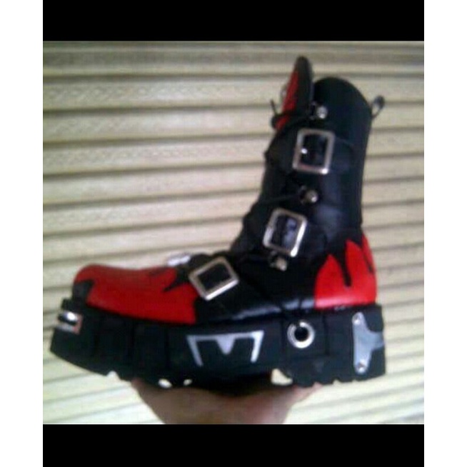 PROMO PASTI TERMURAH sepatu boots rock/ sepatu newrock bola api 3 gesper