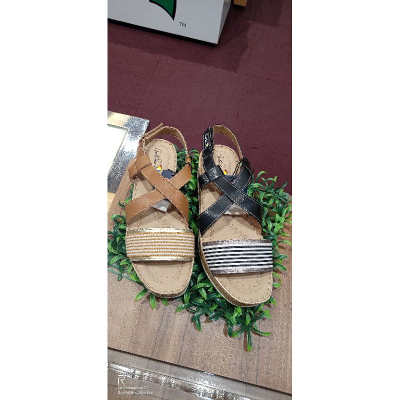 Sepatu sandal Arnold Palmer