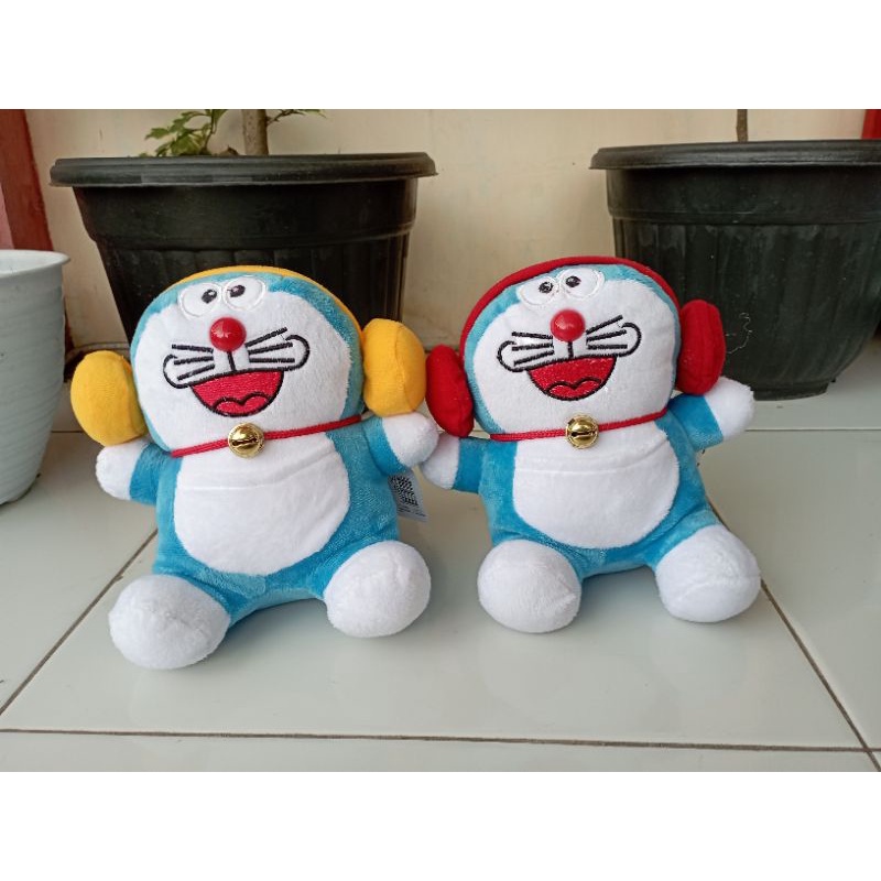 boneka doraemon walkman headset