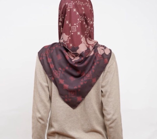 Semanggi Scarf by Restu Anggraini