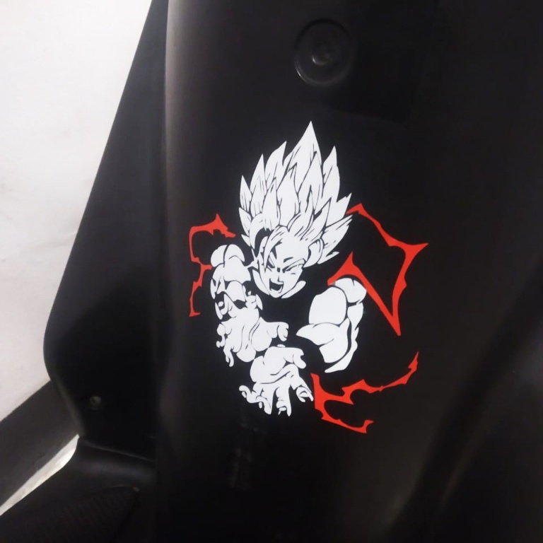 Cutting Stiker Goku Dragon Ball Variasi Motor Mobil Sticker Timbul Keren Nyala Dasbor Spakbor Visor Body Kaca Helm Laptop Hologram Reflective Tahan Air Bodi Samping Nama Jepang Scoopy Vario Beat NMAX PCX Vespa Aesthetic Pickup Anime Windshield