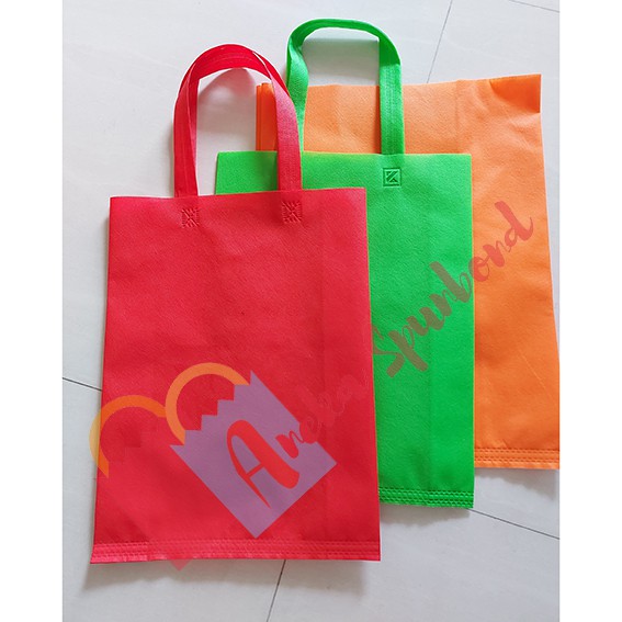 

Tas Spunbond / Tas Goodie Bag / Tas Souvenir 30x40x10cm
