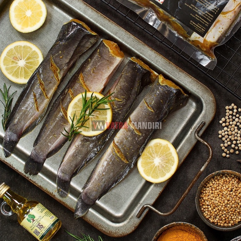 

Frozen Lele Bumbu Kuning Tanpa Kepala isi 4 ekor siap goreng