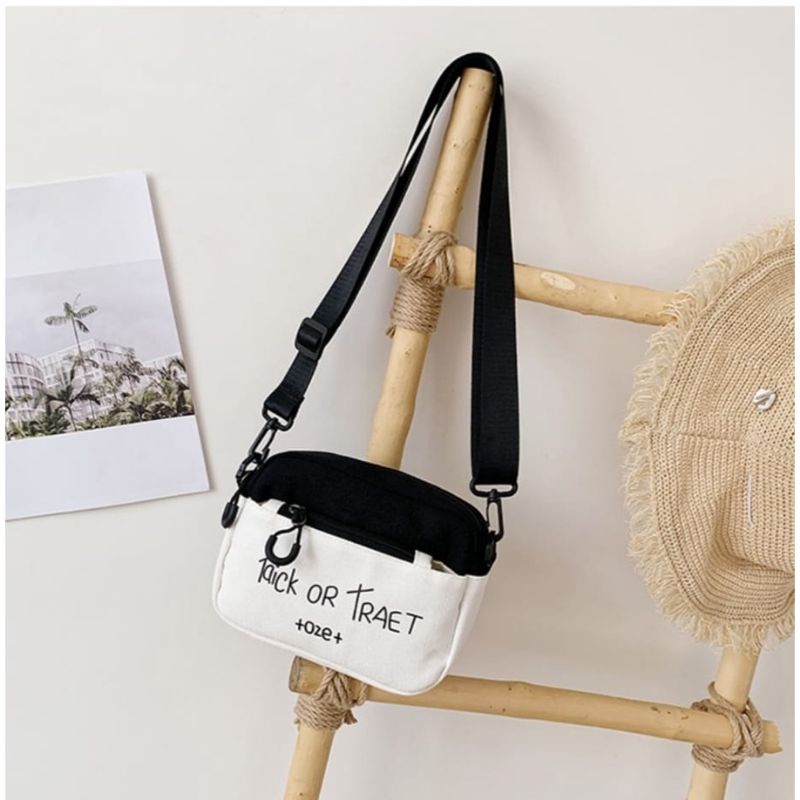 Medan Termurah (Trick Or Taet) Tas selempang wanita Tas Korean style kanvas