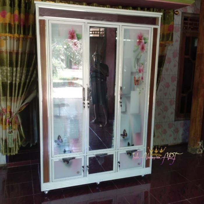 Lemari Pakaian / Baju Pintu 3 Kaca Motif Bunga Alumunium