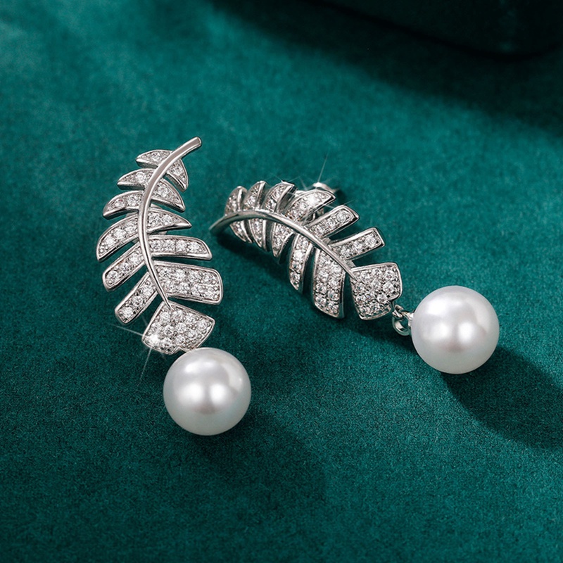 Anting Juntai Bentuk Bulu Aksen Mutiara Untuk Wanita