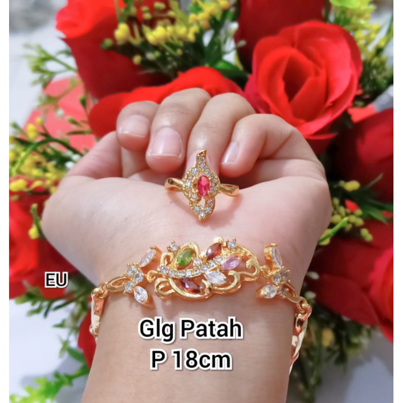 [BAYAR DITEMPAT] Gelang tangan wanita motif Bunga full permata pilihan model nya Gelang patah Mewah