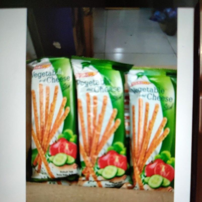 

Biskitop Vegetable and Cheese Stick