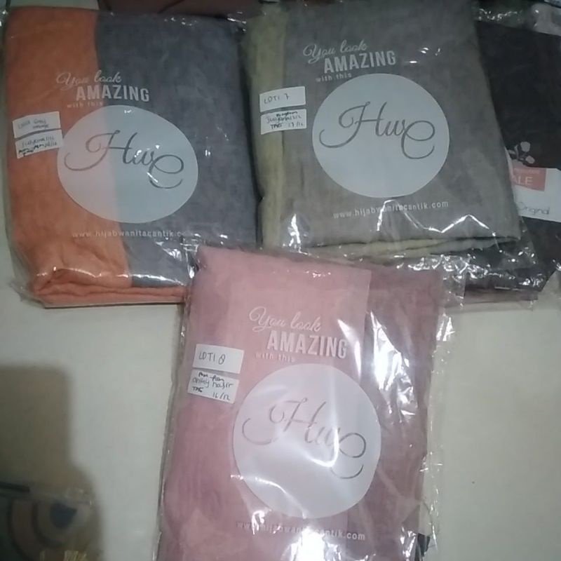 HIJAB WANITA CANTIK ORIGINAL ASLI HWC LIVIA POMPOM KERUDUNG DUA WARNA
