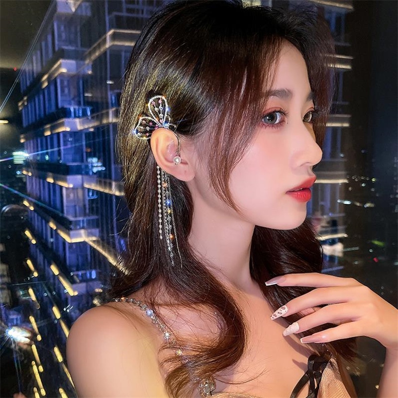1pc Anting Rumbai Panjang Bentuk Kupu-Kupu Aksen Mutiara Dan Berlian Imitasi