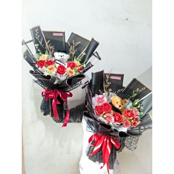 GRADUATION DOLL BUKET