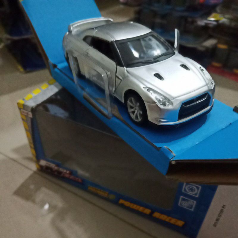 Nissan GTR Maisto Power Racer