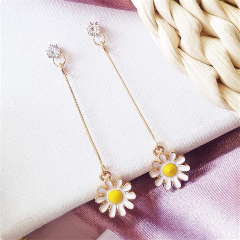anting wanita korea simple motif bunga daisy putih kecil 3motif pendek panjang cute-panjang(2)