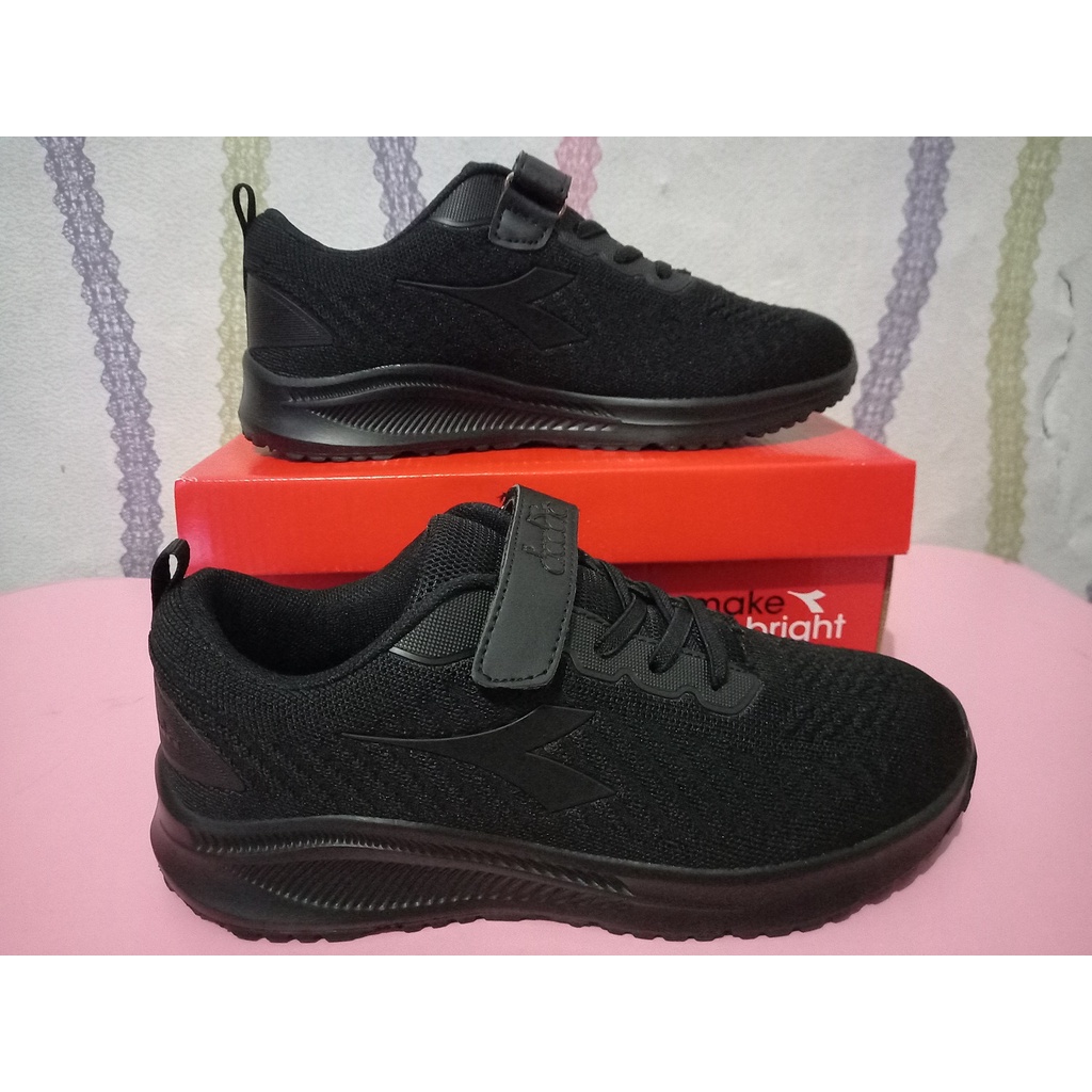 Sepatu Sneakers Anak Sekolah DIADORA Arca JR (B) Original Mono Black