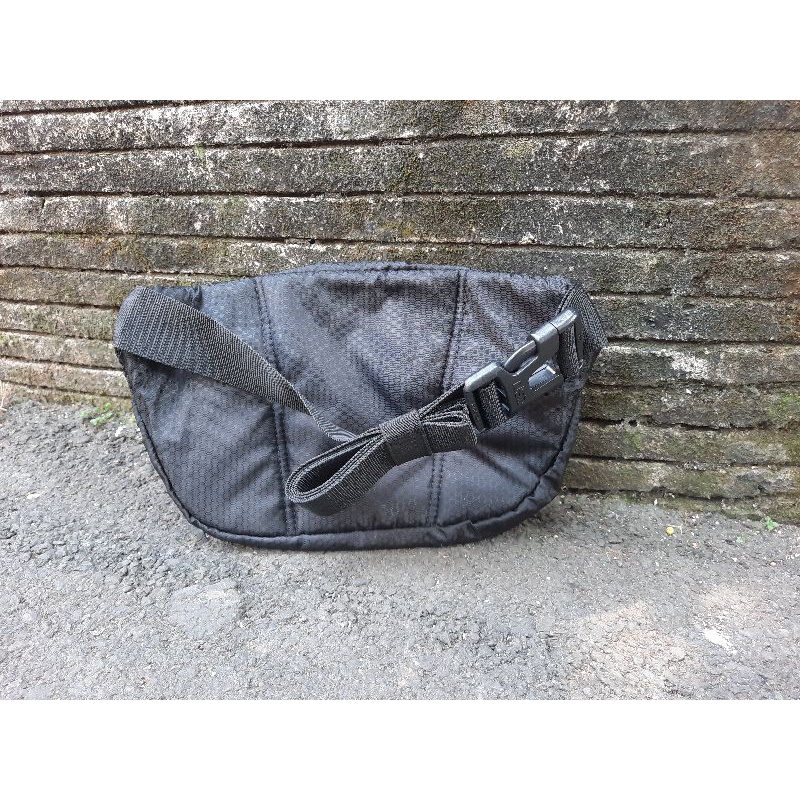 Tas Selempang Consina Conwy Black