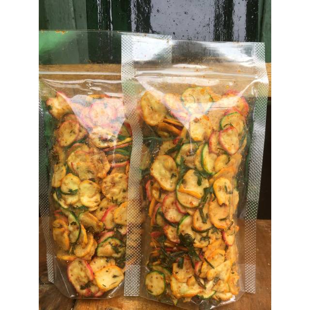

Kerupuk Seblak Bumbu Daun jeruk