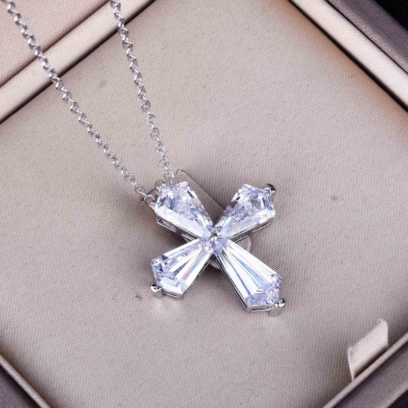 Luxury Super Flash High Carbon Diamond Cross Necklace