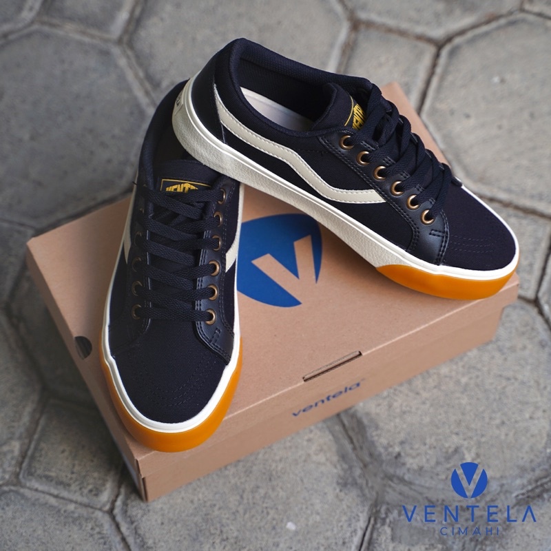 Ventela Republic Low Black Gum