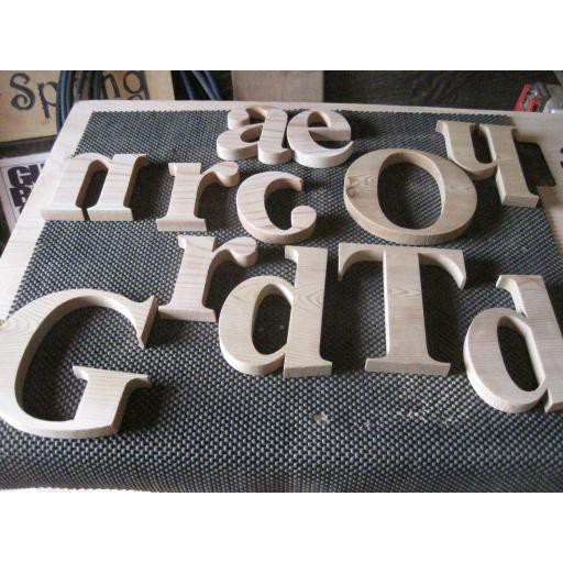 letter sign (huruf timbul)