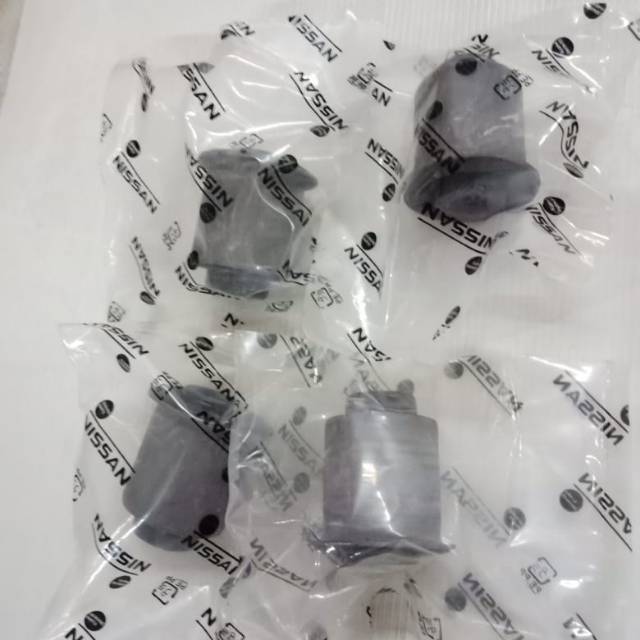 1PICS Bushing arm lower arm Nissan x-trail T30