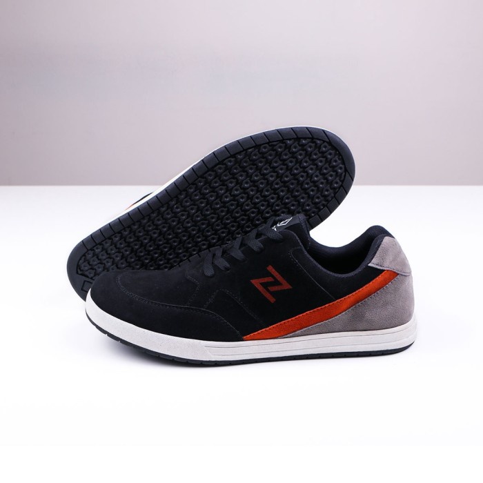 SEPATU SNEAKER / SEPATU CASUAL/ SEPATU PRIA DISTRO NAZ X DK 01 COLAN