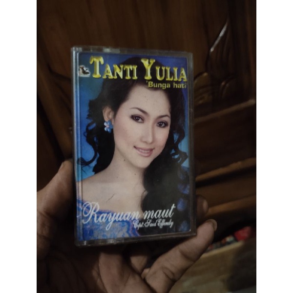 kaset pita tanti yulia / rayuan maut