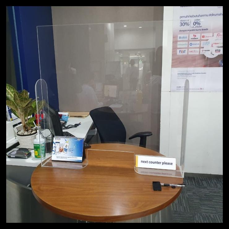 

Akrilik Pembatas Kantor/Teller Bank Customer Service