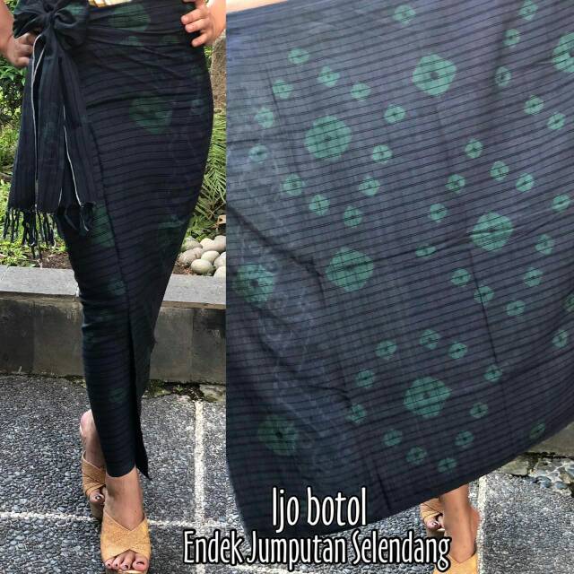 Kamen Lembaran Pakaian Adat Bali