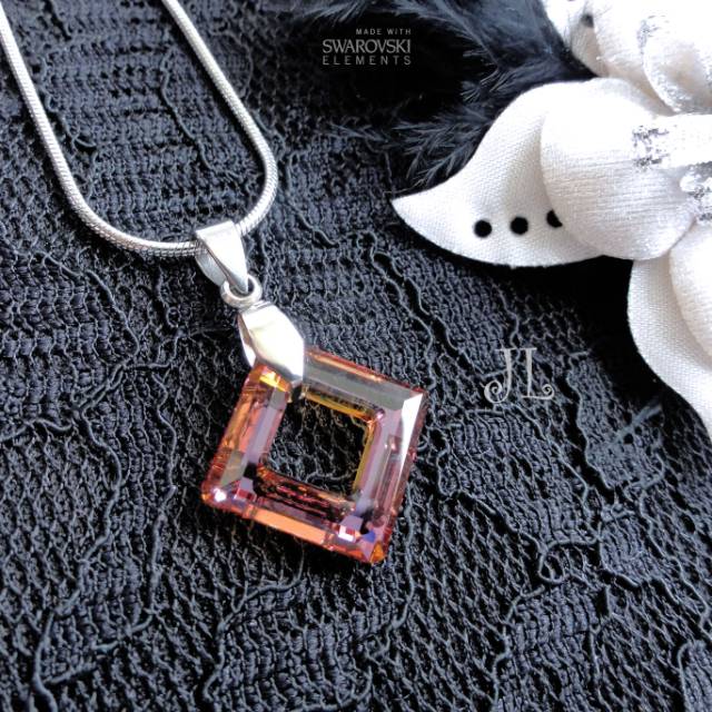 Kalung/Liontin Swarovski Square Ring (kotak) warna Astral Pink