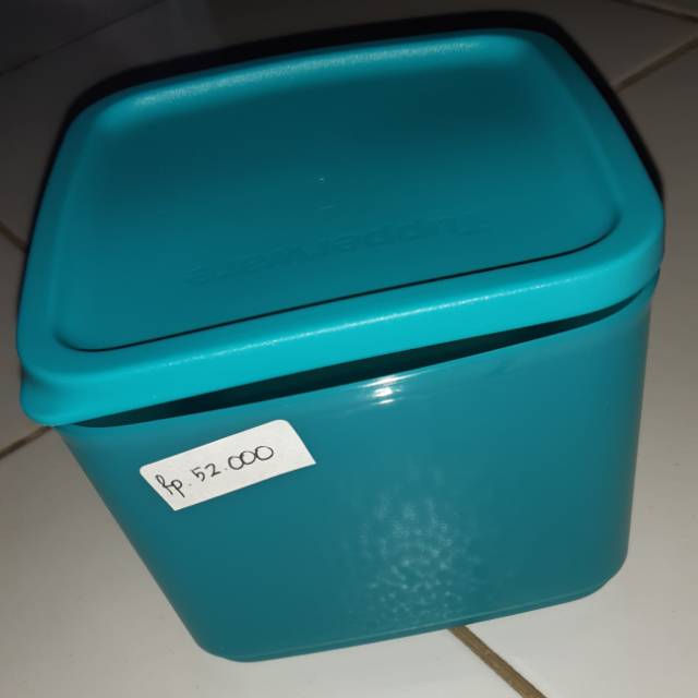 Toples Tupperware