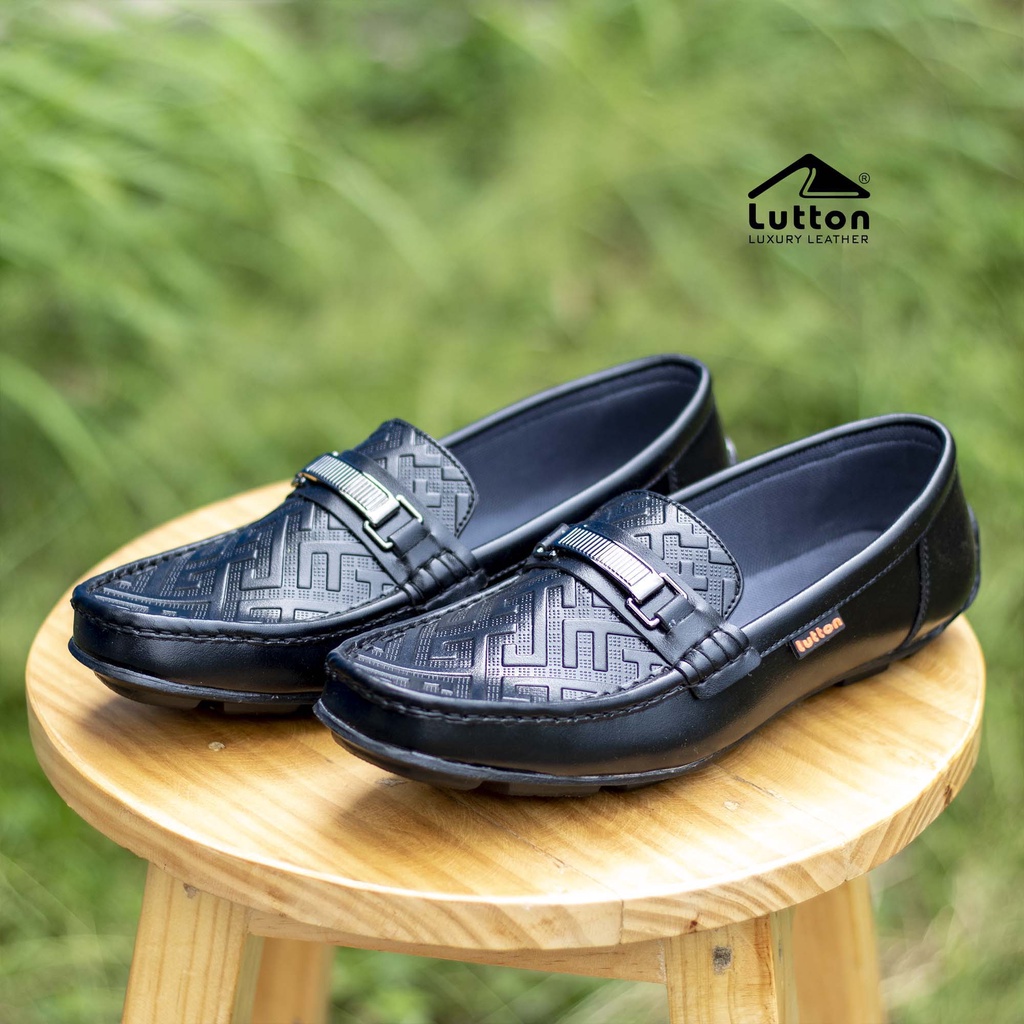 SEPATU SLIP-ON TERBARU MOTIF BATIK - A THREE