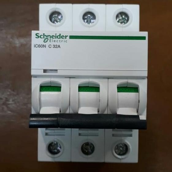 MCB IC60N 3P 32A SCHNEIDER