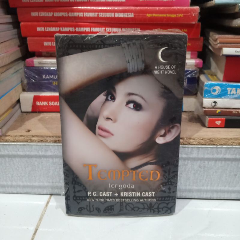 obral buku murah Novel best seller // remaja // wattpad // fantasi // sastra // fiksi // non fiksi part 30-Tempted 33