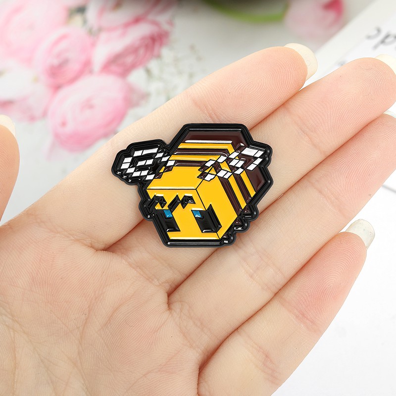 Bros Pin Enamel Bentuk Kartun Hewan Lebah Warna Silver Untuk Hadiah