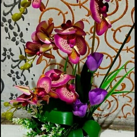 Hiasan Meja - Bunga Anggrek Artifisial Lengkap Dengan Pot- Hiasan Meja Ruang Tamu